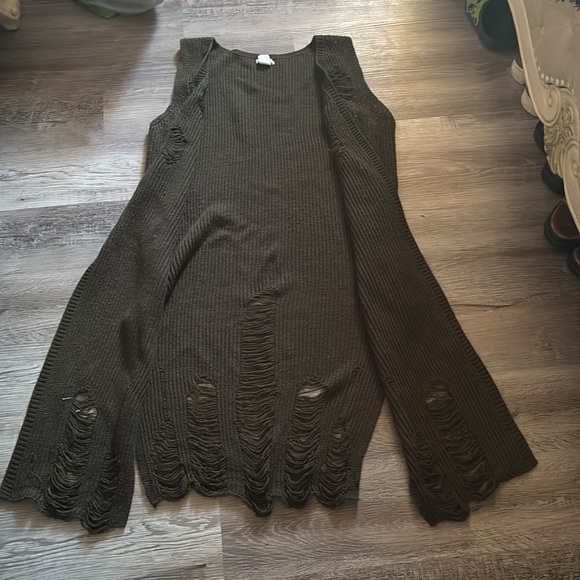 Hendi Black Distressed Sleeveless Sweater Vest - Picture 2 of 4